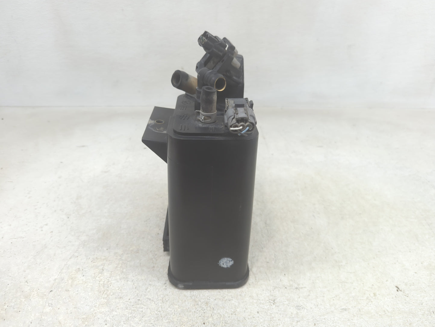 2016 Nissan Pulsar Fuel Vapor Charcoal Canister - Oemusedautoparts1.com