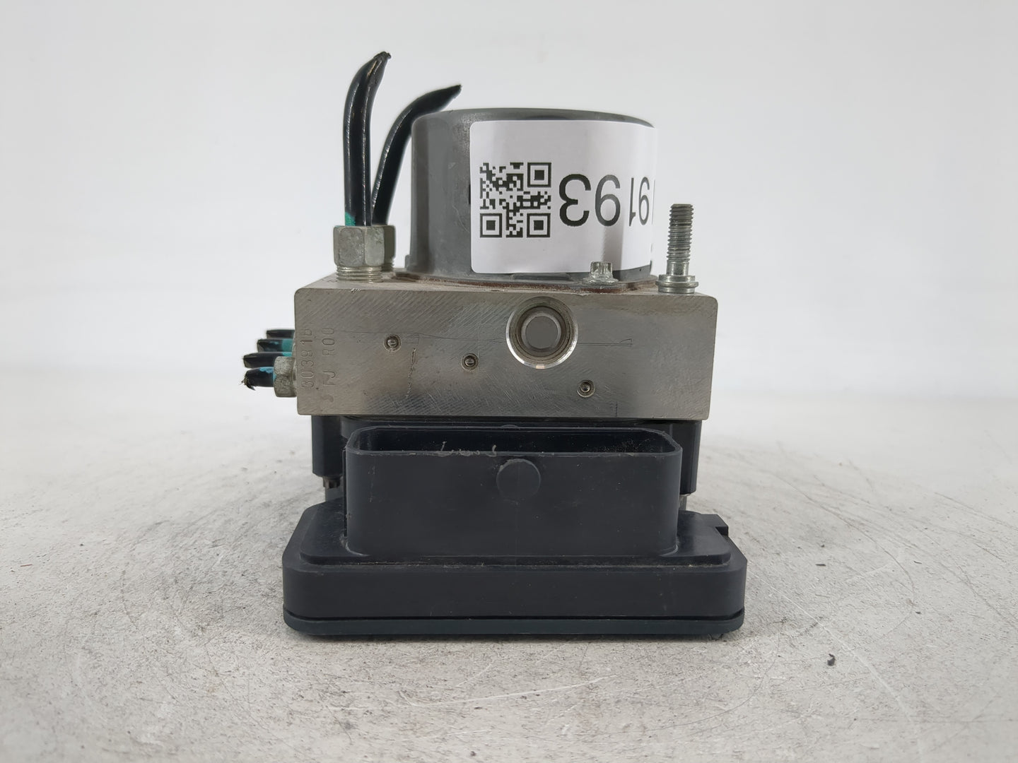 2015-2016 Nissan Rogue ABS Pump Control Module Replacement Fits Fits 2015 2016 OEM Used Auto Parts - Oemusedautoparts1.com