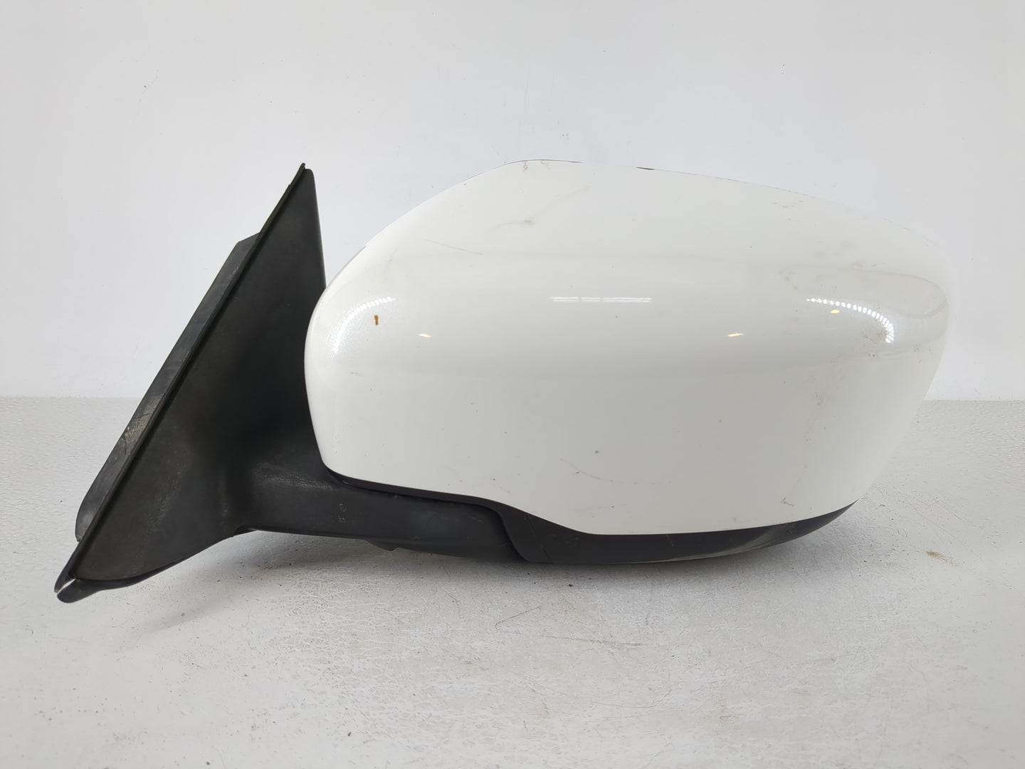 2016-2017 Nissan Rogue Driver Side View Mirror - Left Door Mirror OEM Used - Oemusedautoparts1.com