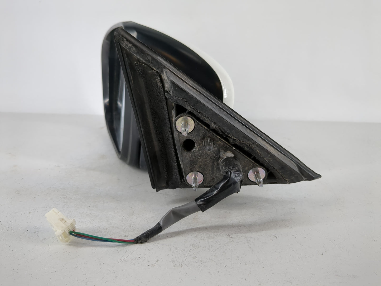 2016-2017 Nissan Rogue Driver Side View Mirror - Left Door Mirror OEM Used - Oemusedautoparts1.com