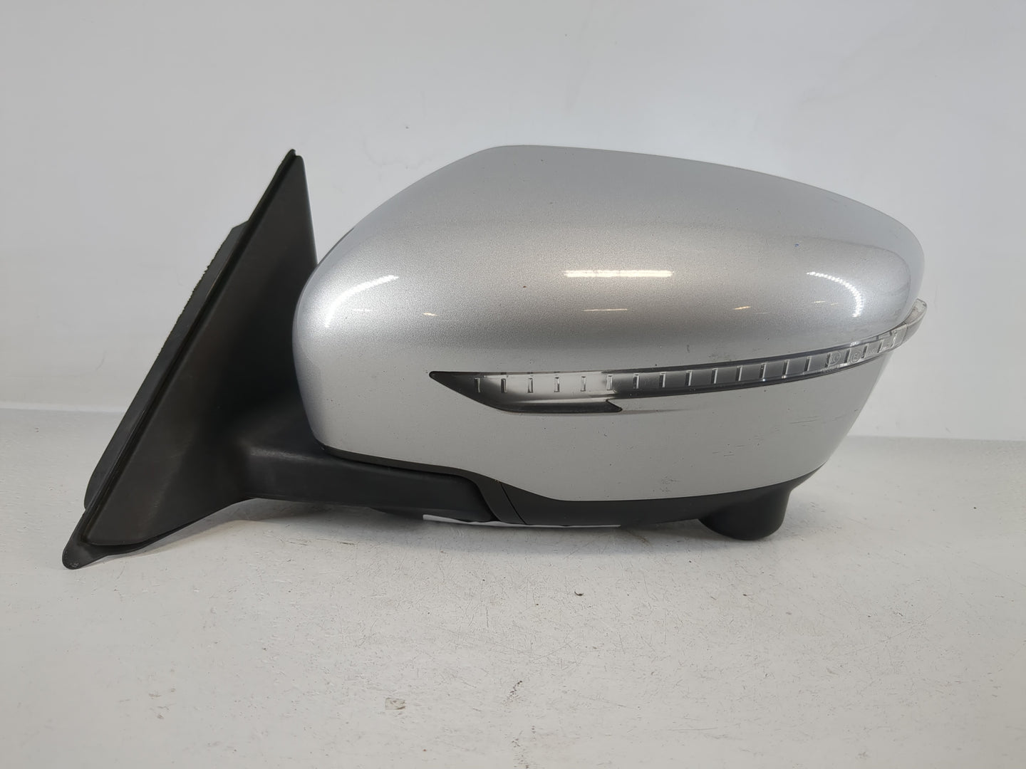 2016 Nissan Rogue Driver Side View Mirror - Left Door Mirror OEM Used - Oemusedautoparts1.com