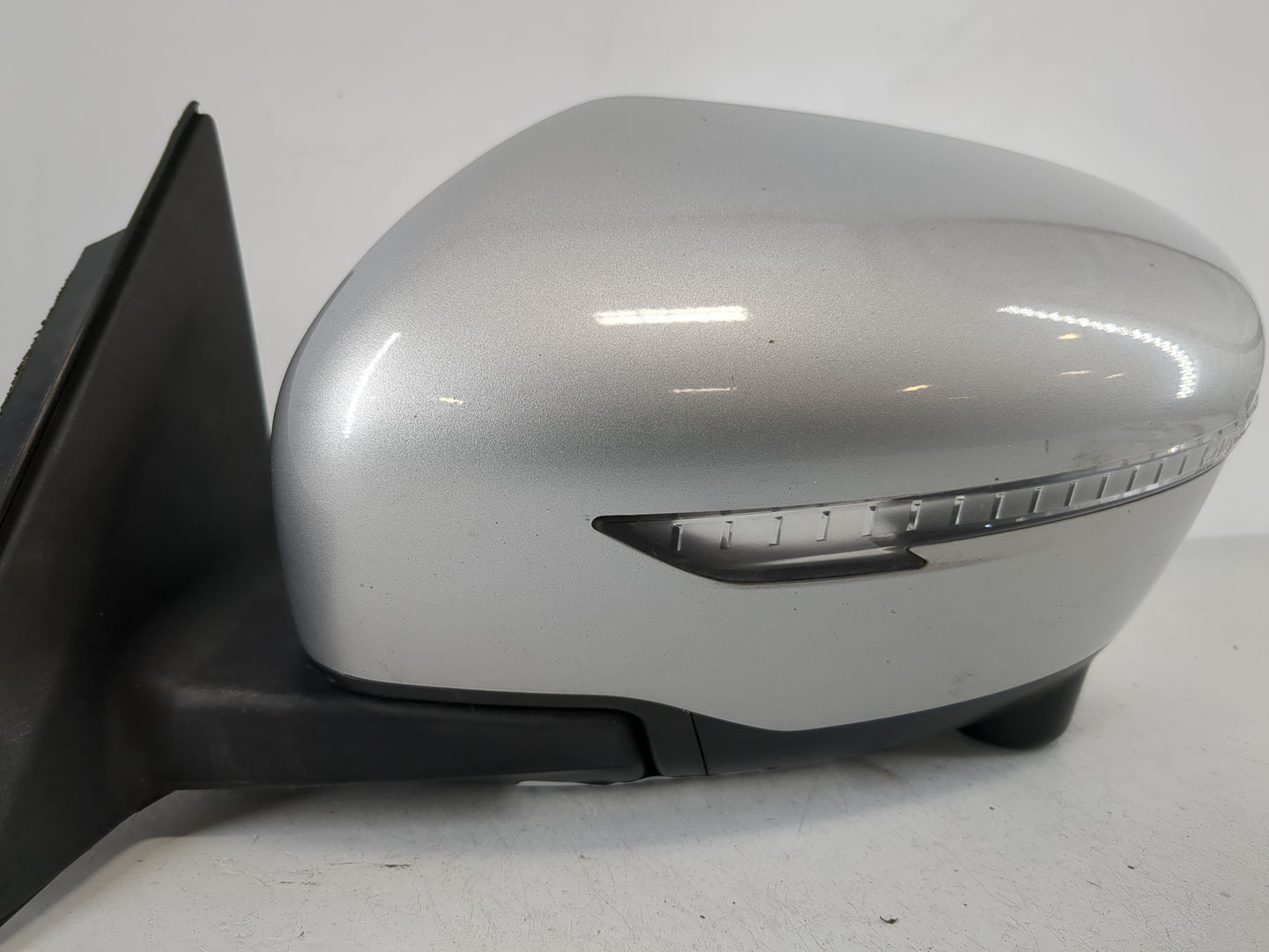 2016 Nissan Rogue Driver Side View Mirror - Left Door Mirror OEM Used - Oemusedautoparts1.com