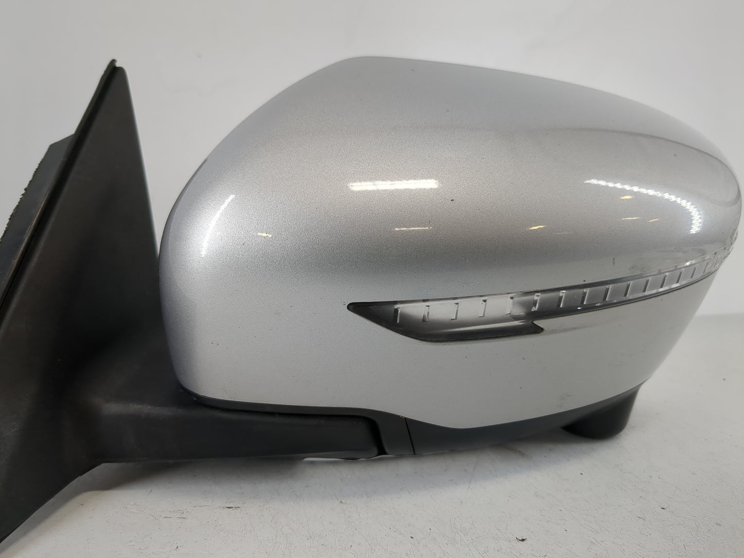 2016 Nissan Rogue Driver Side View Mirror - Left Door Mirror OEM Used - Oemusedautoparts1.com