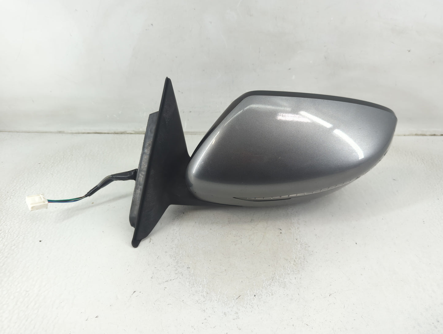 2016-2017 Nissan Rogue Driver Side View Mirror - Left Door Mirror OEM Used - Oemusedautoparts1.com