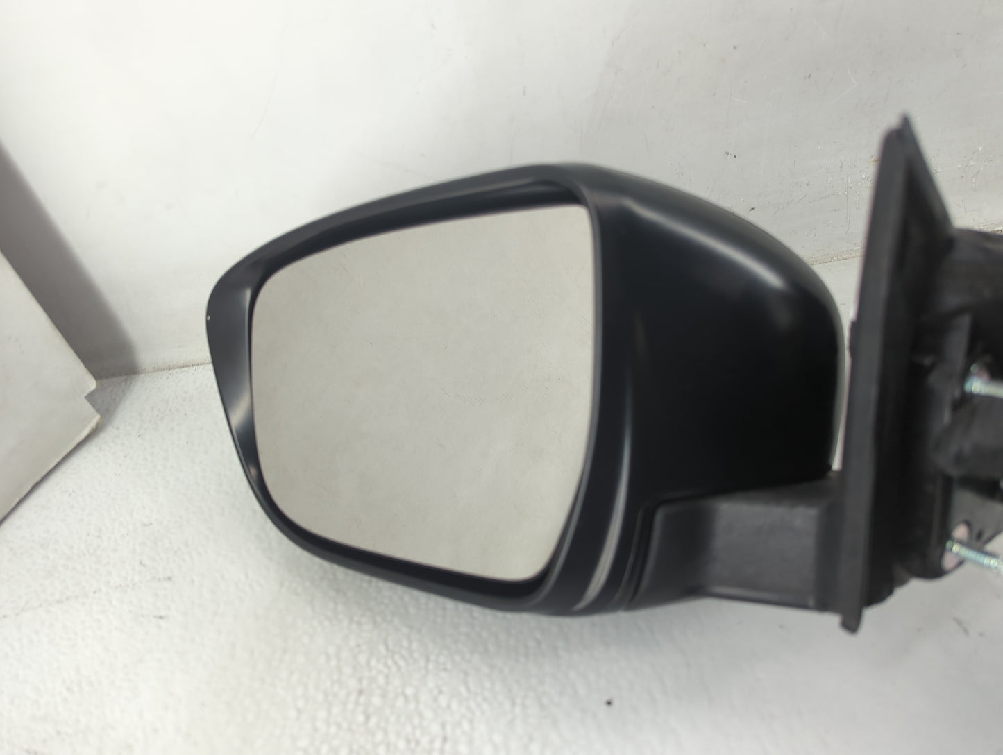 2016-2017 Nissan Rogue Driver Side View Mirror - Left Door Mirror OEM Used - Oemusedautoparts1.com