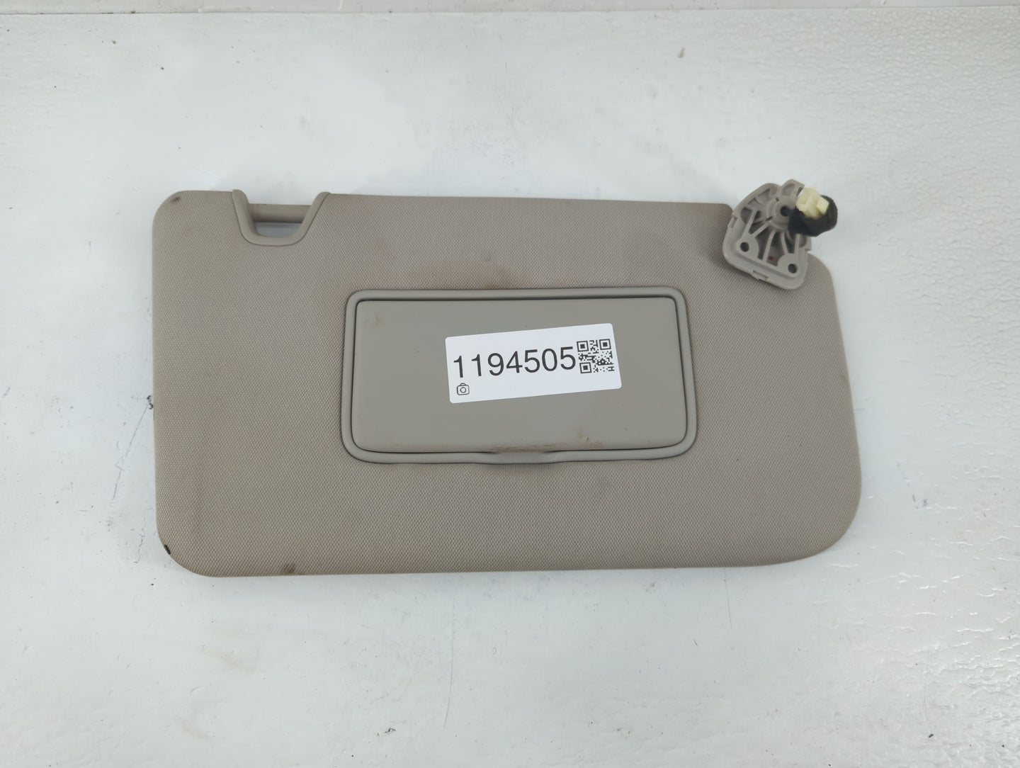 2014-2017 Nissan Rogue Sun Visor Shade Replacement Passenger Right Mirror Fits Fits 2014 2015 2016 2017 OEM Used Auto Parts 