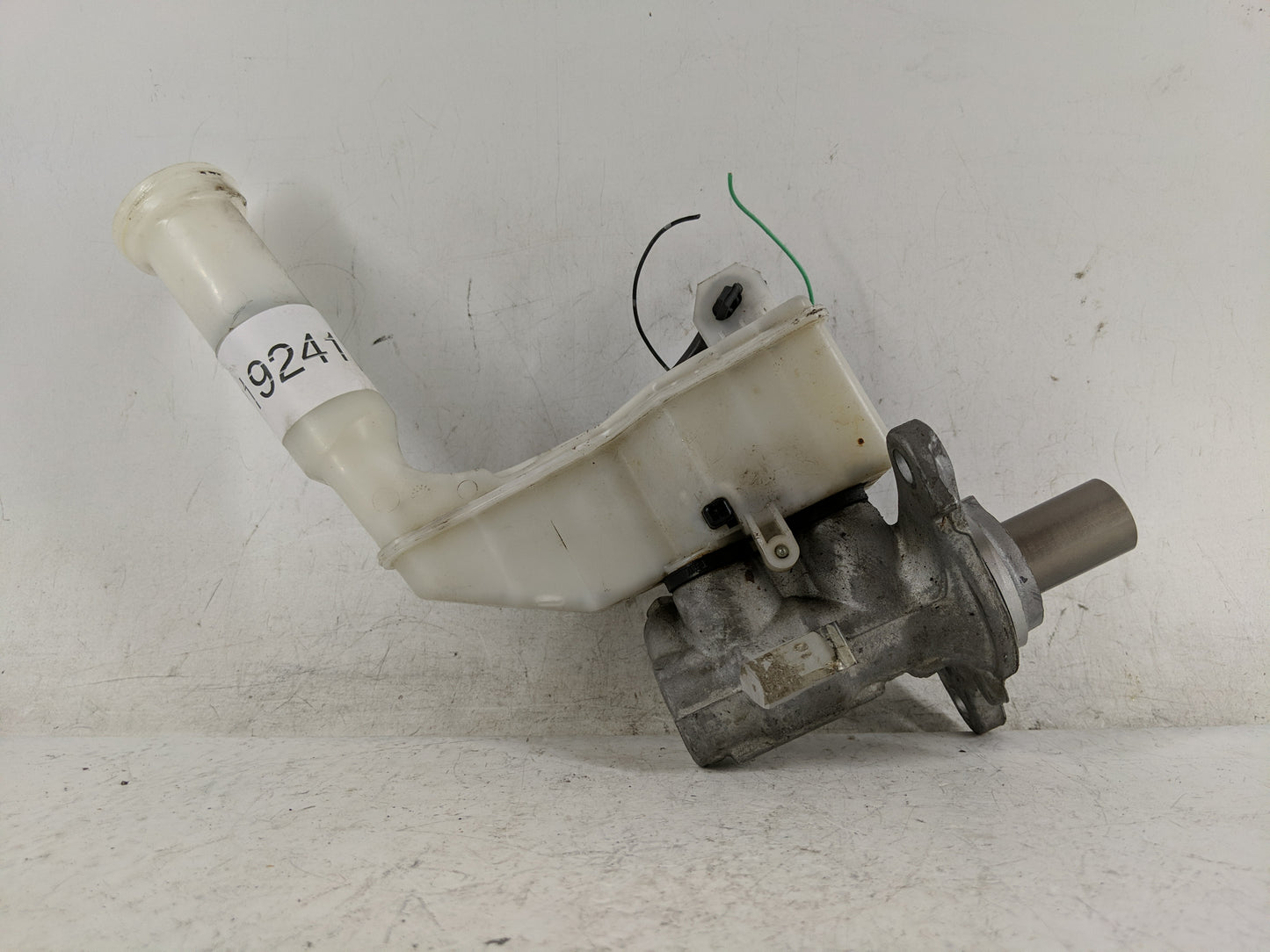 2014-2020 Nissan Rogue Brake Master Cylinder - Oemusedautoparts1.com
