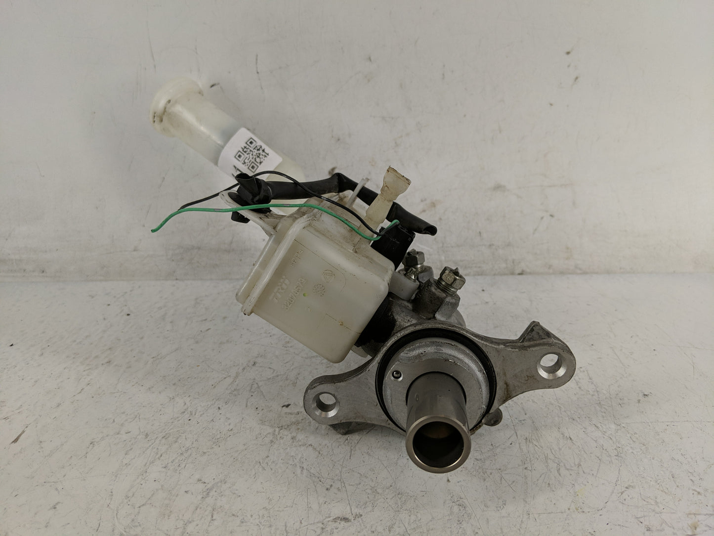 2014-2020 Nissan Rogue Brake Master Cylinder - Oemusedautoparts1.com