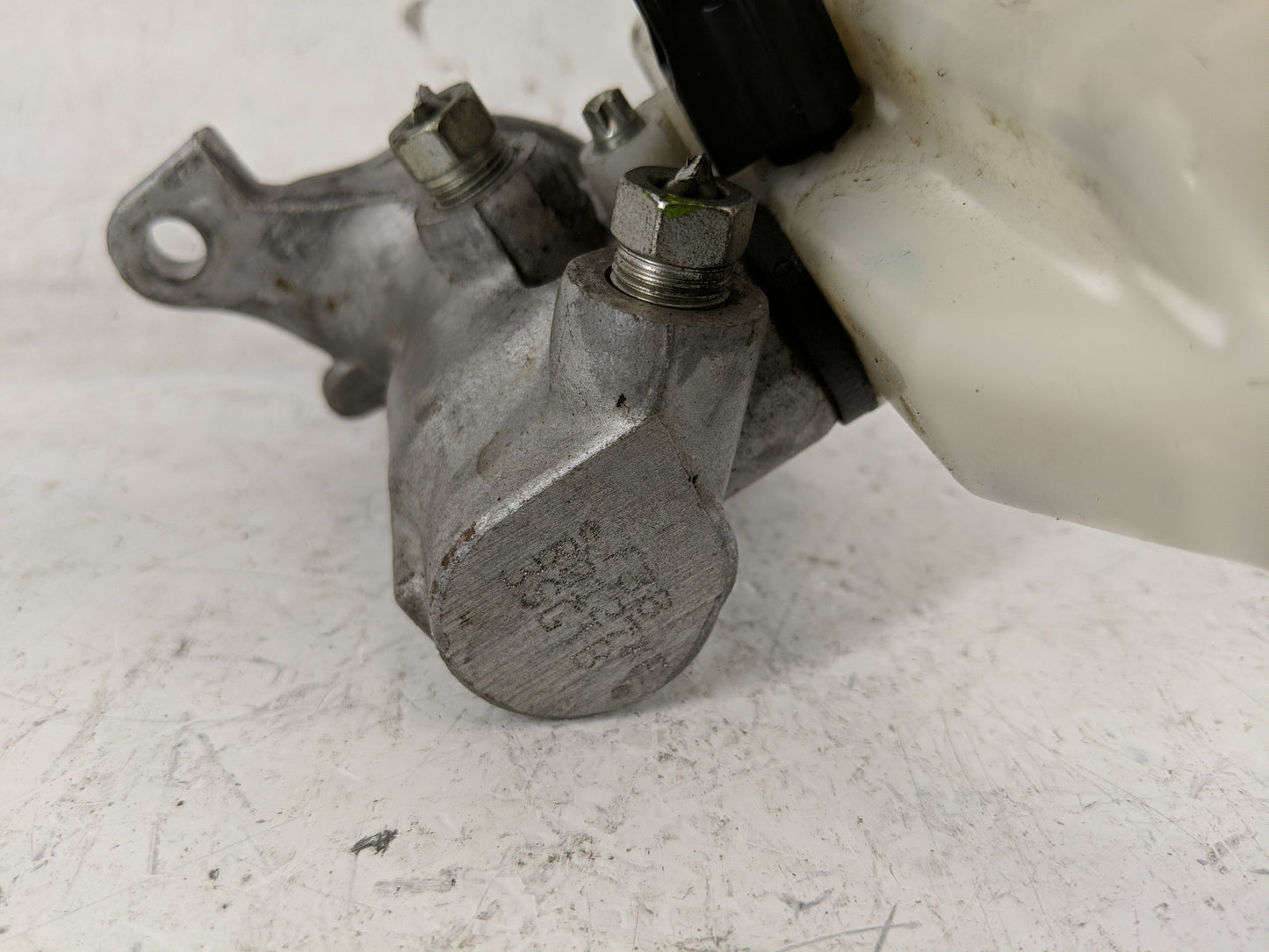 2014-2020 Nissan Rogue Brake Master Cylinder - Oemusedautoparts1.com