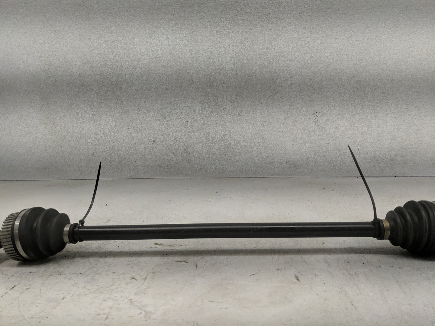 2014-2017 Nissan Rogue Axle Shaft Front Driver Cv C/v - Oemusedautoparts1.com