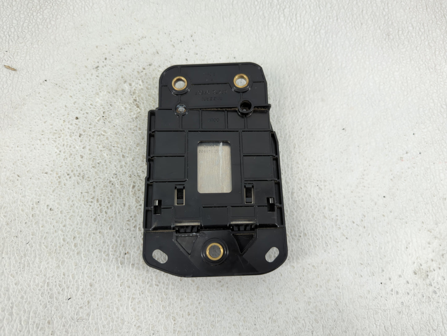 2016 Nissan Rogue Chassis Control Module Ccm Bcm Body Control - Oemusedautoparts1.com