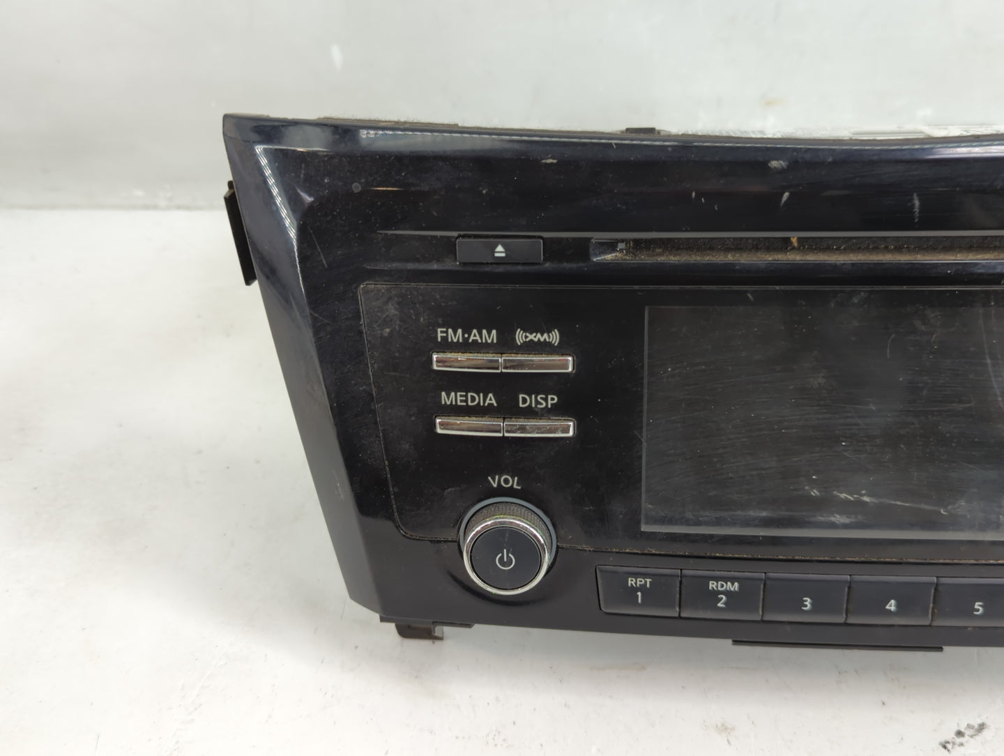 2015-2016 Nissan Rogue Radio AM FM Cd Player Receiver Replacement P/N:28185 9TB0A Fits Fits 2015 2016 OEM Used Auto Parts - 