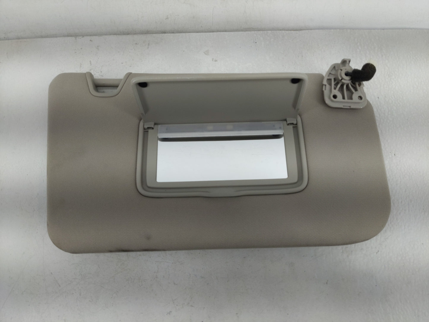 2014-2017 Nissan Rogue Sun Visor Shade Replacement Passenger Right Mirror Fits Fits 2014 2015 2016 2017 OEM Used Auto Parts 