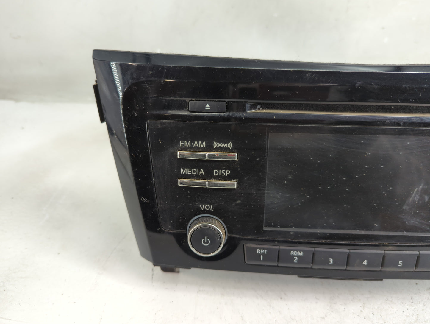 2015-2016 Nissan Rogue Radio AM FM Cd Player Receiver Replacement P/N:28185 9TB0A Fits Fits 2015 2016 OEM Used Auto Parts - 