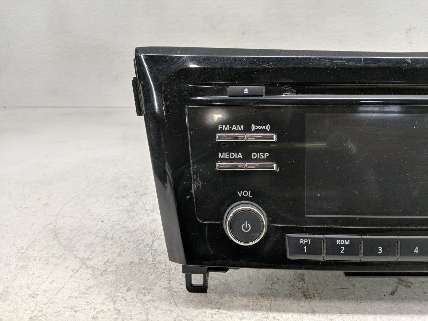 2015-2016 Nissan Rogue Radio AM FM Cd Player Receiver Replacement P/N:28185 9TB0A Fits Fits 2015 2016 OEM Used Auto Parts - 