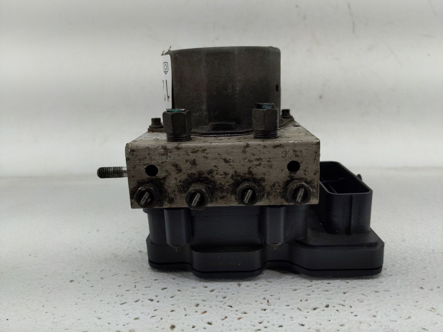 2016 Nissan Rogue ABS Pump Control Module Replacement Fits OEM Used Auto Parts - Oemusedautoparts1.com