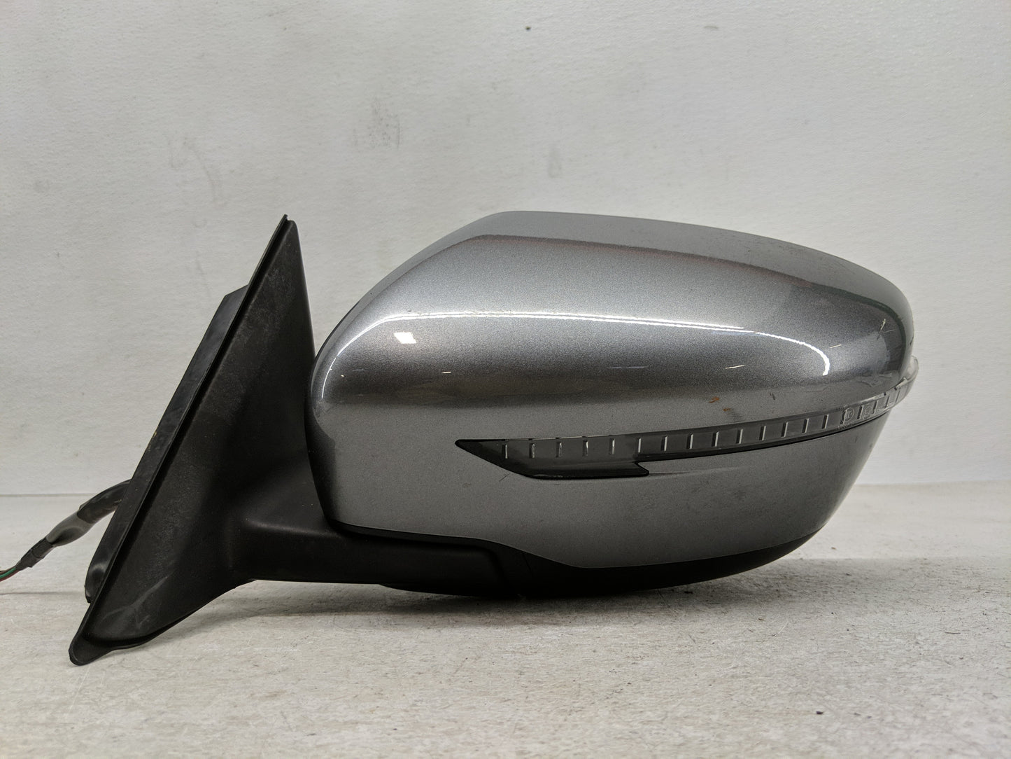 2016 Nissan Rogue Side Mirror Replacement Driver Left View Door Mirror Fits OEM Used Auto Parts - Oemusedautoparts1.com