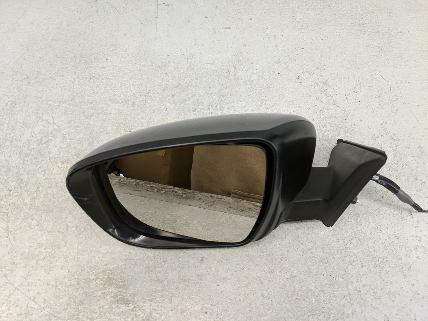 2016 Nissan Rogue Side Mirror Replacement Driver Left View Door Mirror Fits OEM Used Auto Parts - Oemusedautoparts1.com