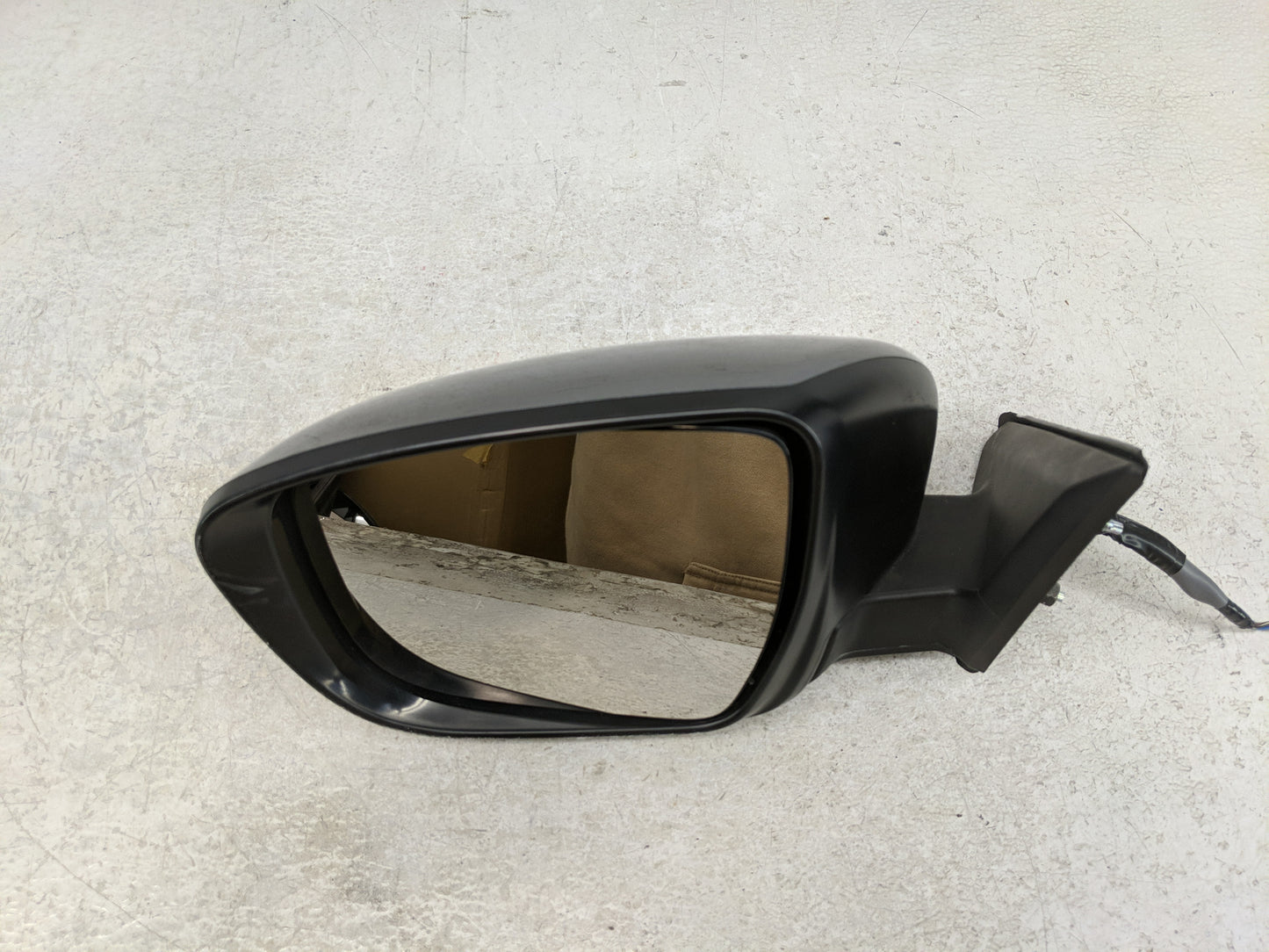 2016 Nissan Rogue Side Mirror Replacement Driver Left View Door Mirror Fits OEM Used Auto Parts - Oemusedautoparts1.com