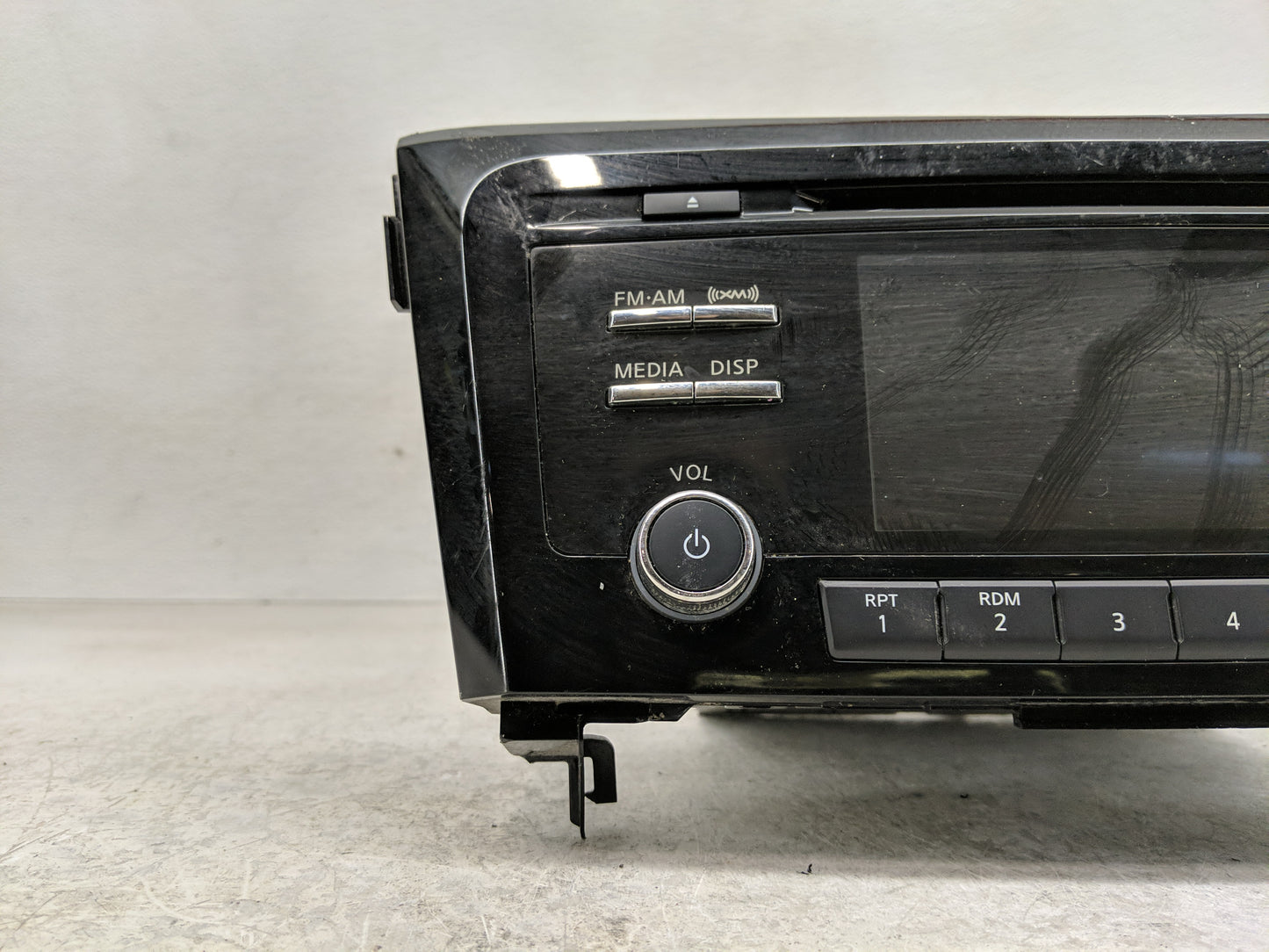 2015-2016 Nissan Rogue Radio AM FM Cd Player Receiver Replacement P/N:28185 9TB0A Fits Fits 2015 2016 OEM Used Auto Parts - 