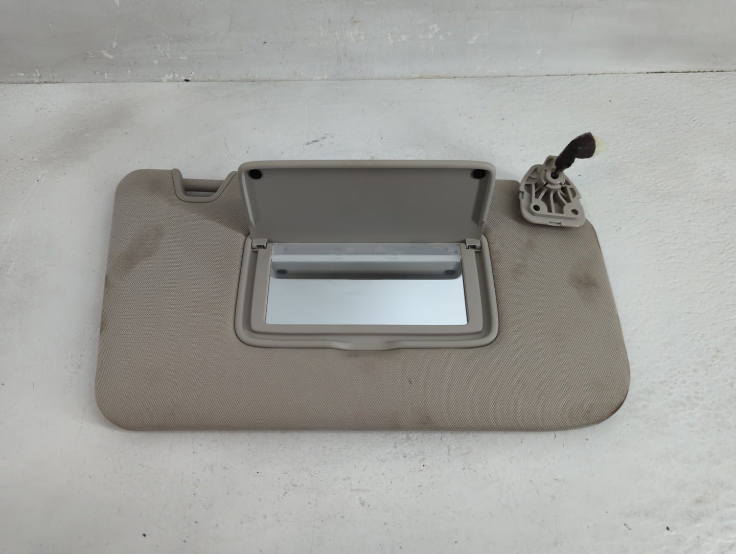 2014-2017 Nissan Rogue Sun Visor Shade Replacement Passenger Right Mirror Fits Fits 2014 2015 2016 2017 OEM Used Auto Parts 
