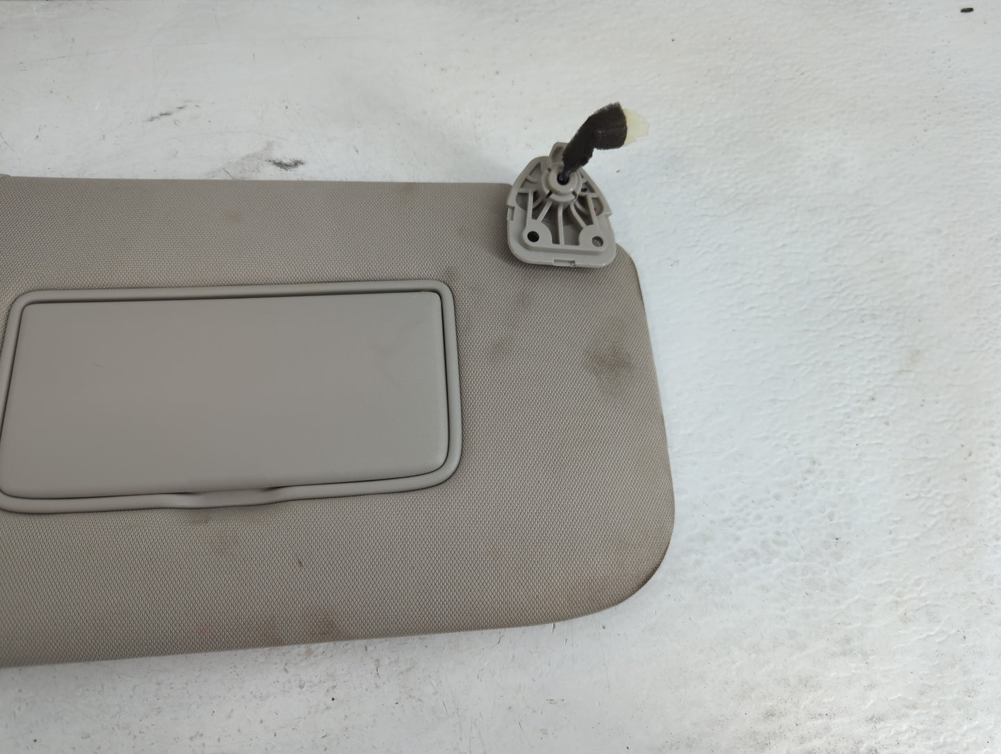 2014-2017 Nissan Rogue Sun Visor Shade Replacement Passenger Right Mirror Fits Fits 2014 2015 2016 2017 OEM Used Auto Parts 