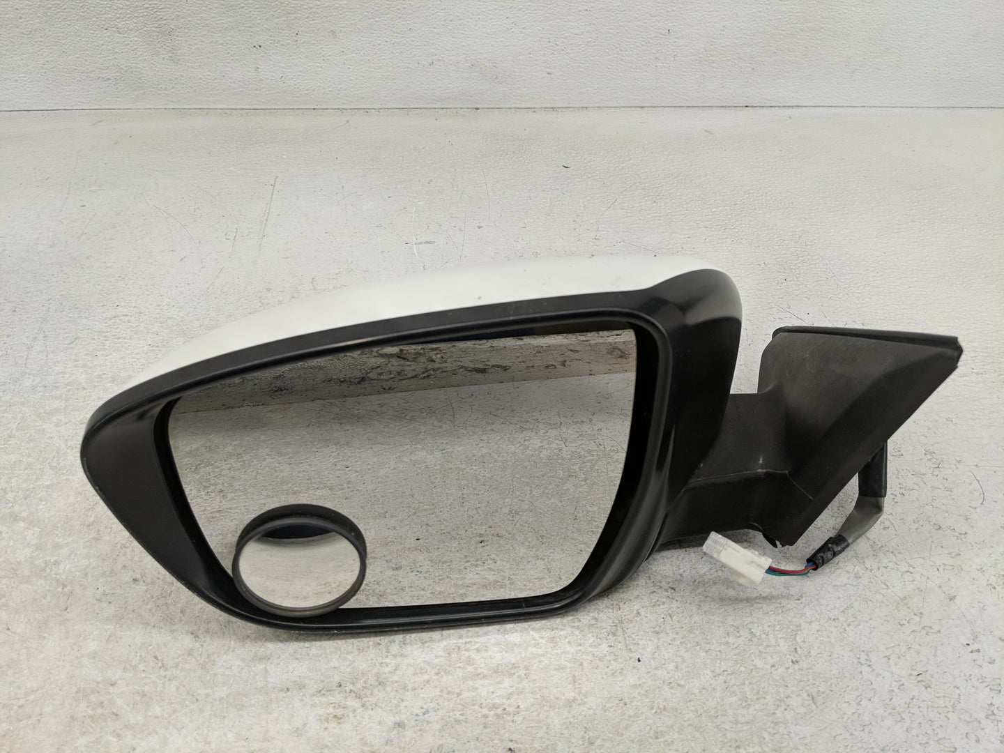 2016-2017 Nissan Rogue Side Mirror Replacement Driver Left View Door Mirror P/N:E4034237 Fits Fits 2016 2017 OEM Used Auto P