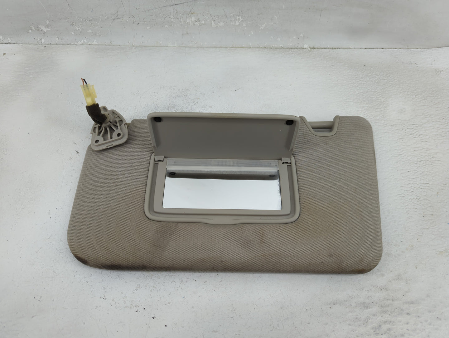 2014-2017 Nissan Rogue Sun Visor Shade Replacement Driver Left Mirror Fits Fits 2014 2015 2016 2017 OEM Used Auto Parts - Oe