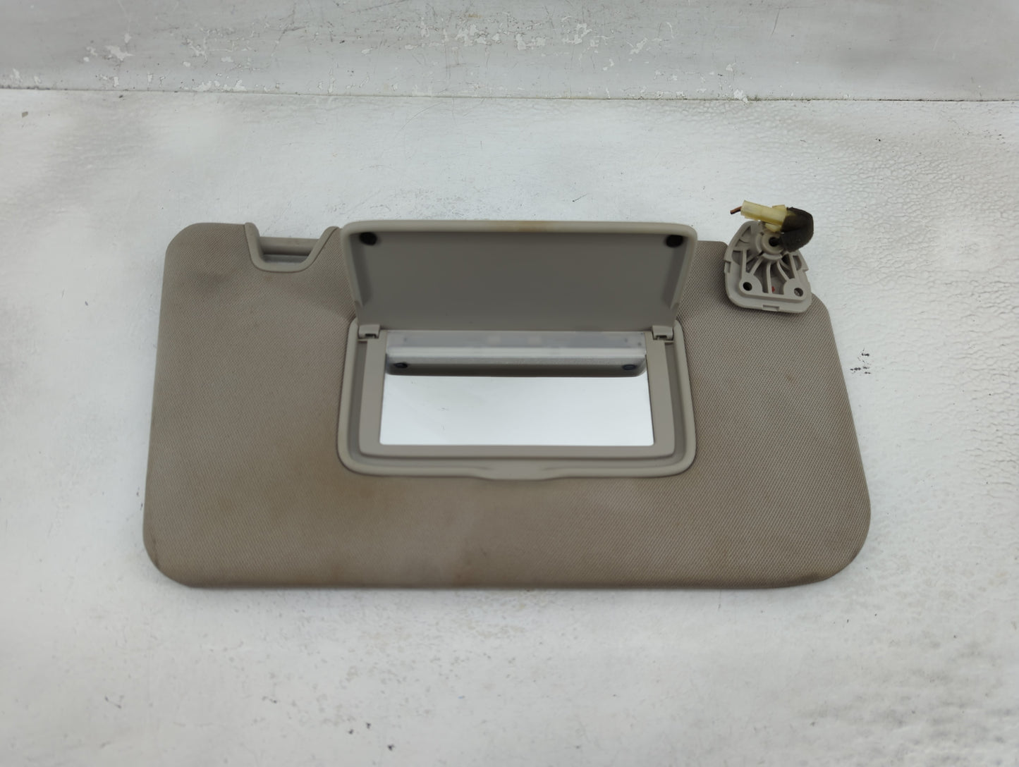 2014-2017 Nissan Rogue Sun Visor Shade Replacement Passenger Right Mirror Fits Fits 2014 2015 2016 2017 OEM Used Auto Parts 