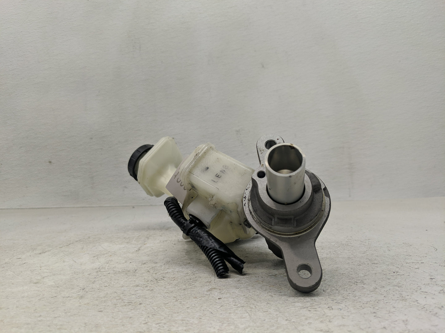 2015-2020 Nissan Rogue Brake Master Cylinder 1302309 - Oemusedautoparts1.com