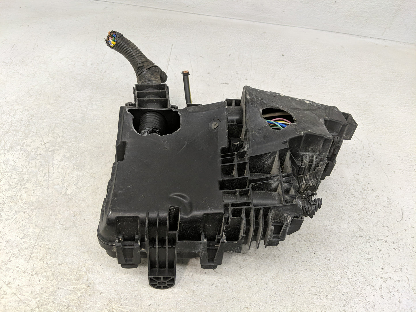 2014-2016 Nissan Rogue Fusebox Fuse Box Panel Relay Module Fits Fits 2014 2015 2016 OEM Used Auto Parts - Oemusedautoparts1.