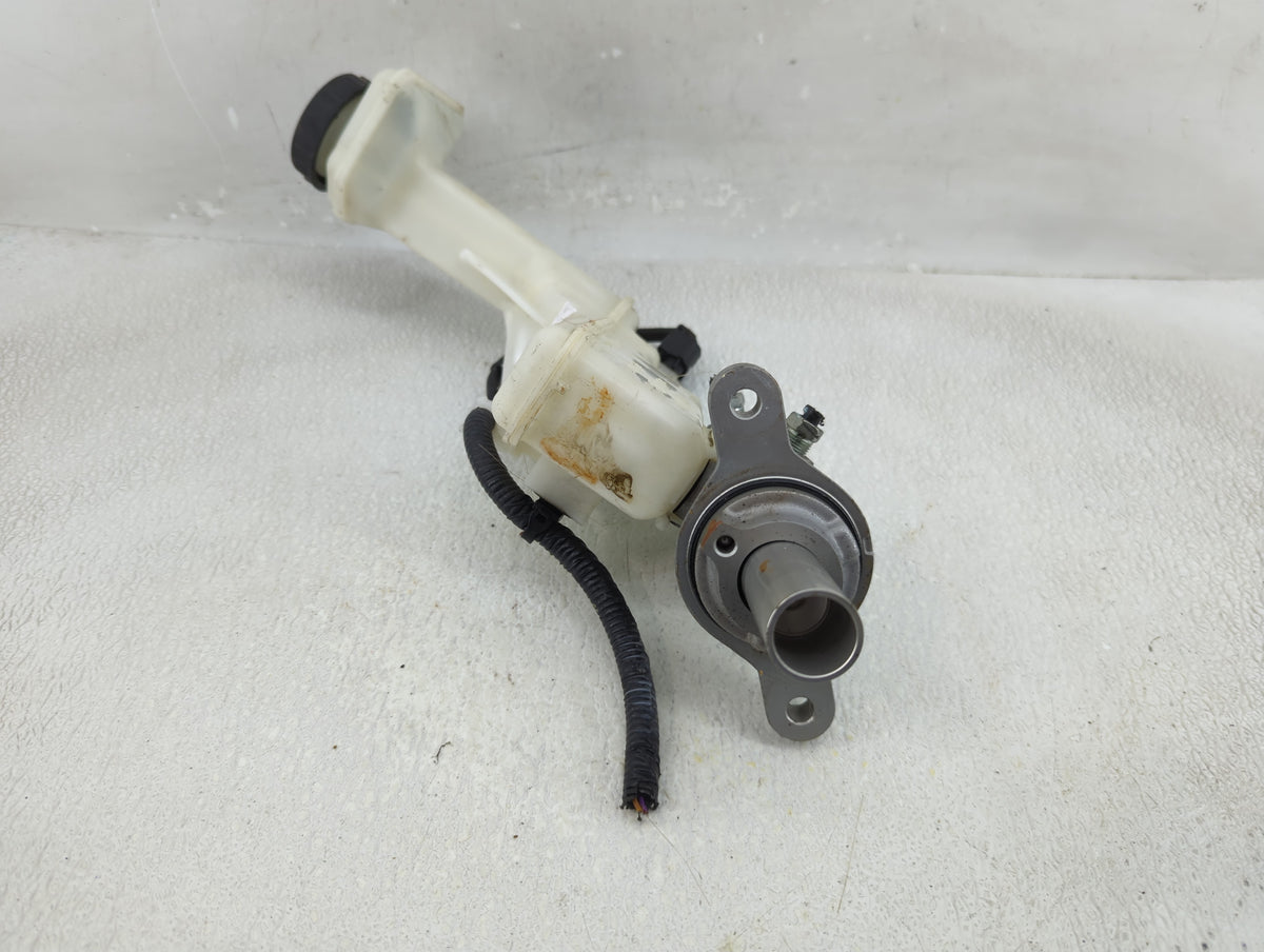 2015-2020 Nissan Rogue Brake Master Cylinder 1310757 - Oemusedautoparts1.com