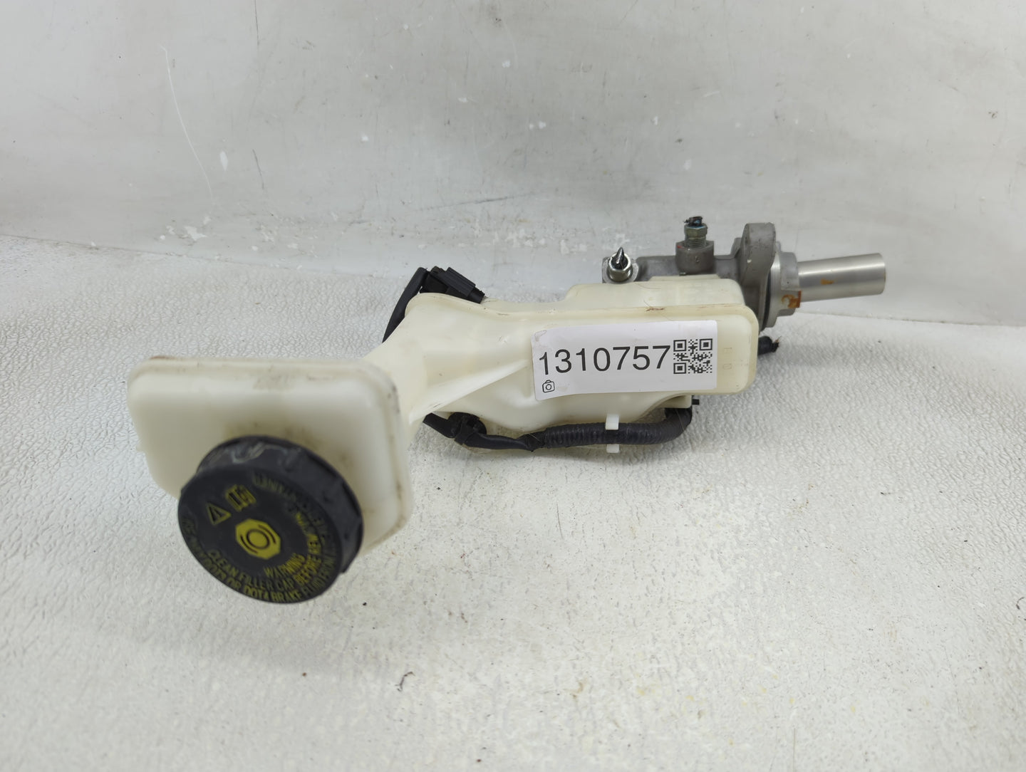 2015-2020 Nissan Rogue Brake Master Cylinder 1310757 - Oemusedautoparts1.com