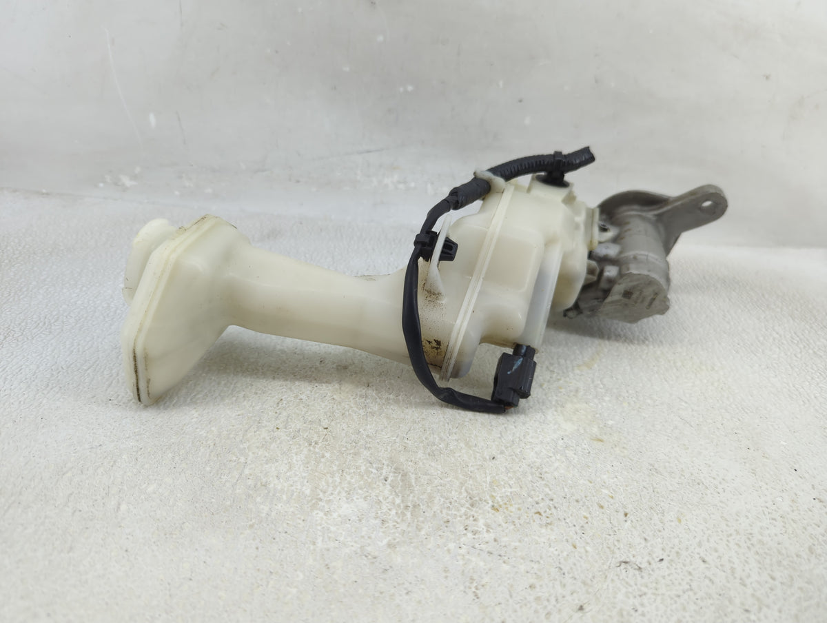 2015-2020 Nissan Rogue Brake Master Cylinder 1312582 - Oemusedautoparts1.com