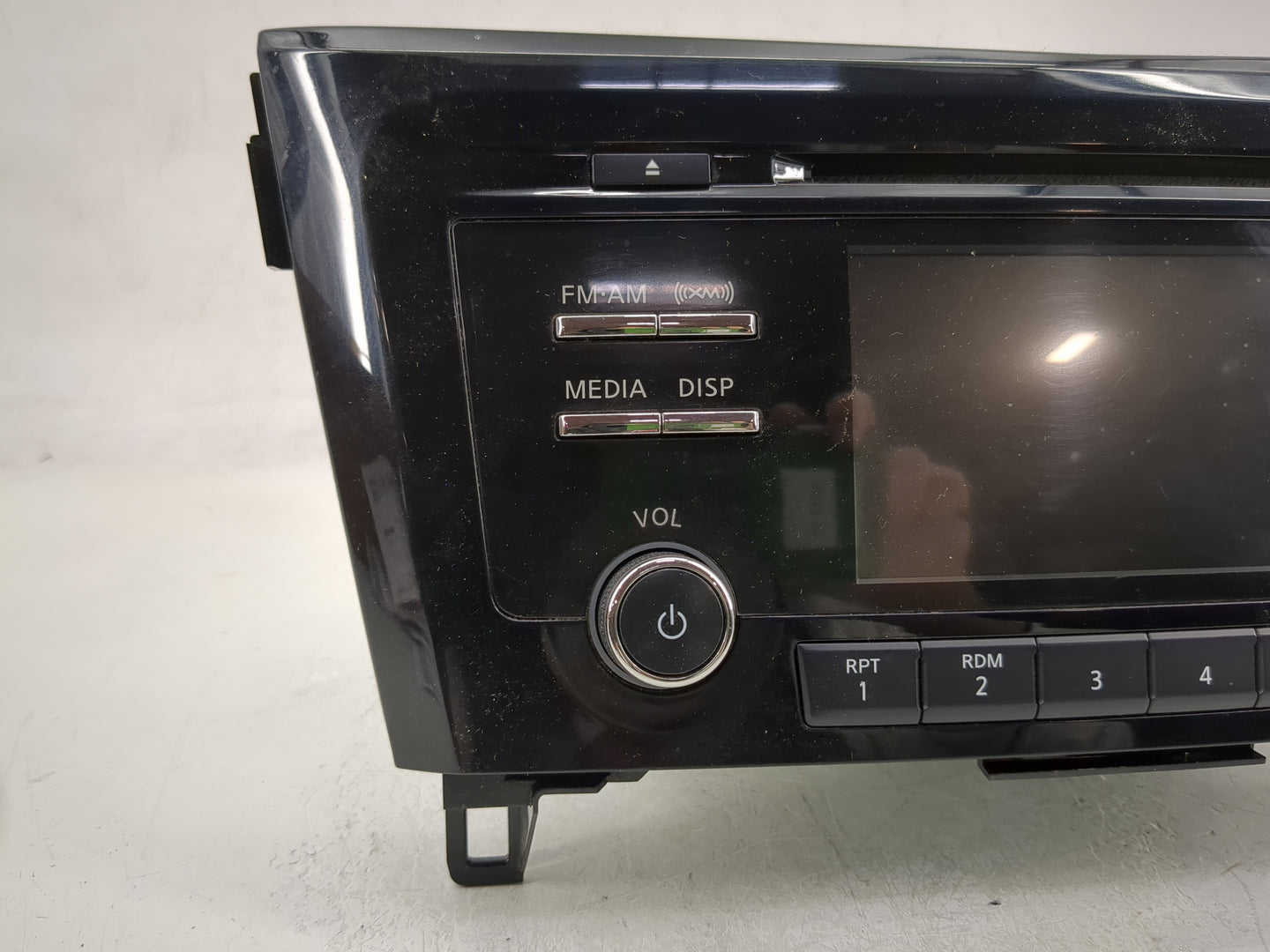 2015-2016 Nissan Rogue Radio AM FM Cd Player Receiver Replacement P/N:28185 9TB0A Fits Fits 2015 2016 OEM Used Auto Parts - 