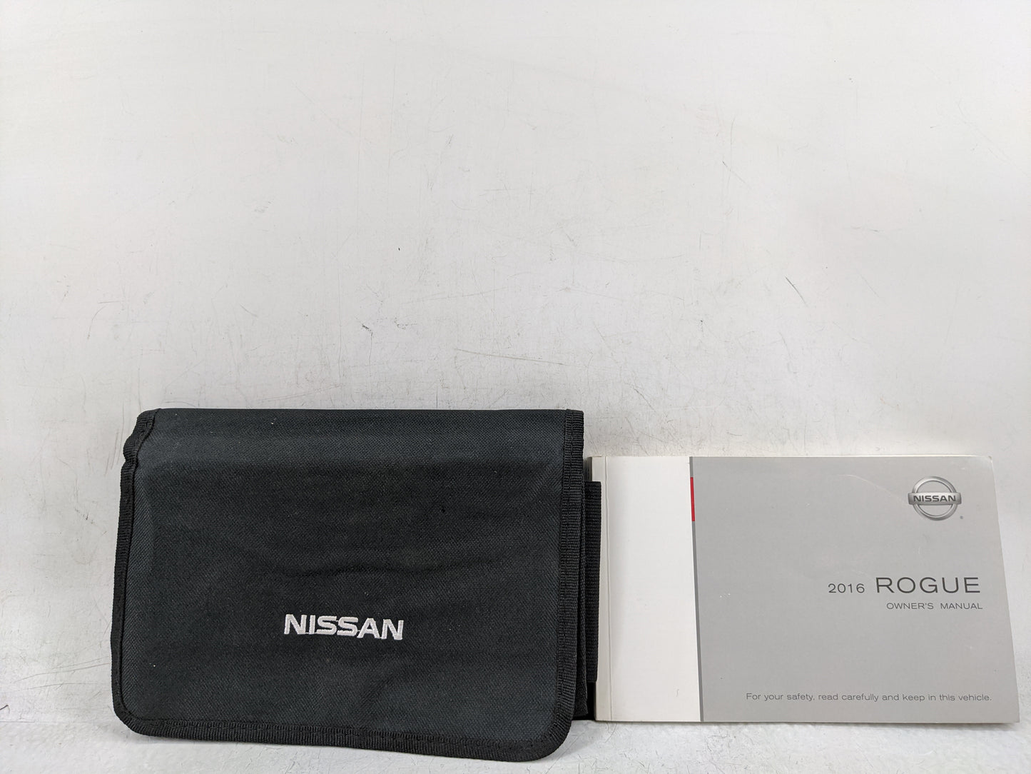 2016 Nissan Rogue Owners Manual Book Guide P/N:T00UM-JM03D OEM Used Auto Parts - Oemusedautoparts1.com