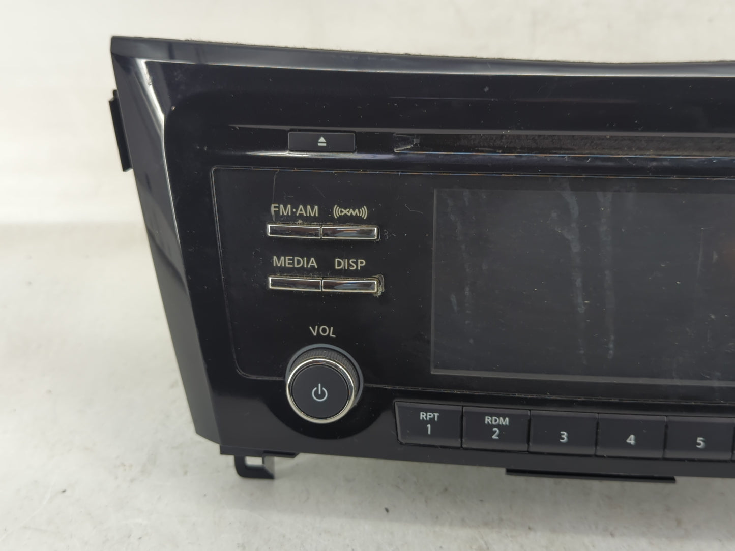 2015-2016 Nissan Rogue Radio AM FM Cd Player Receiver Replacement P/N:28185 9TB0A Fits Fits 2015 2016 OEM Used Auto Parts - 