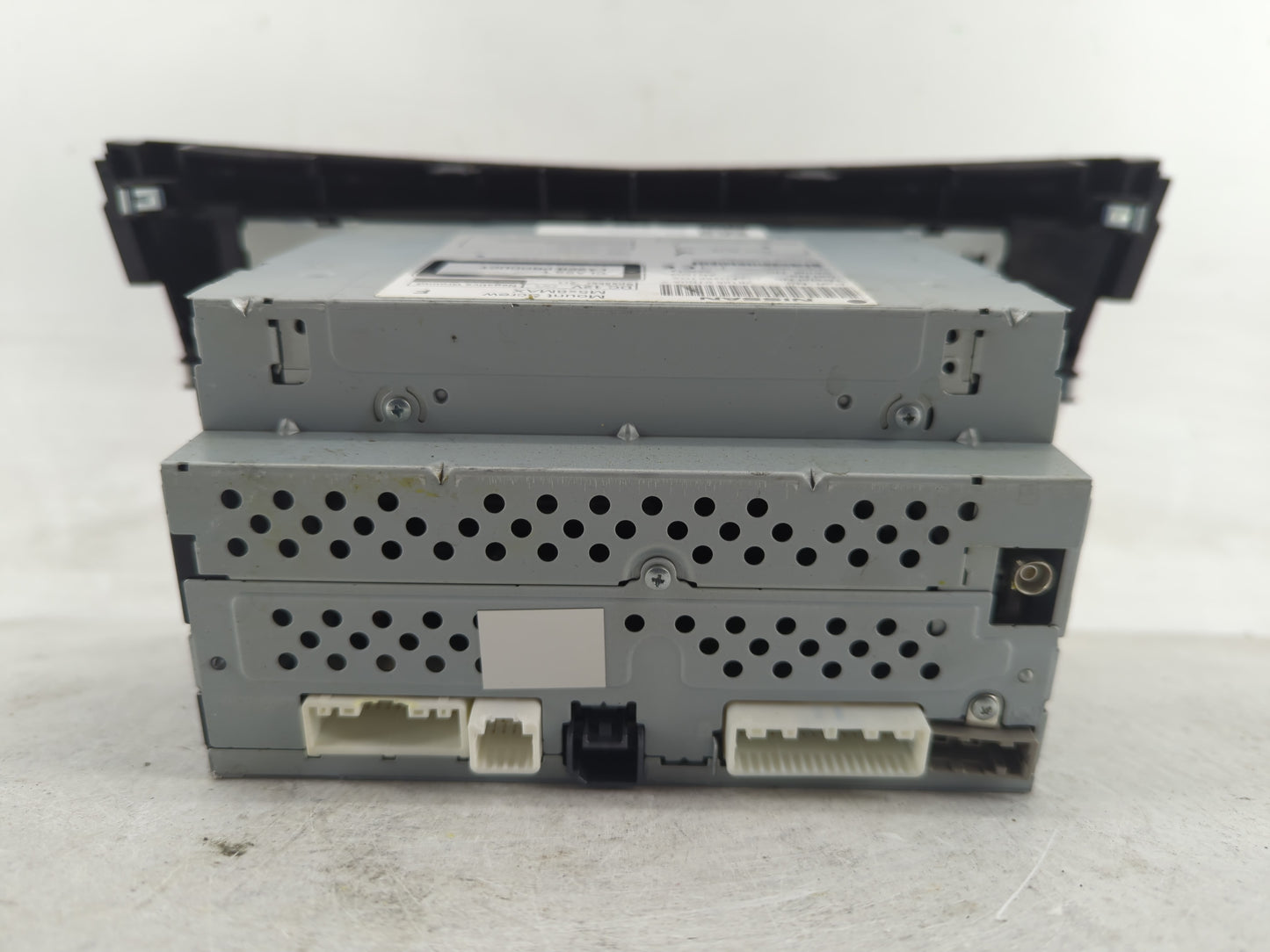 2015-2016 Nissan Rogue Radio AM FM Cd Player Receiver Replacement P/N:28185 9TB0A Fits Fits 2015 2016 OEM Used Auto Parts - 