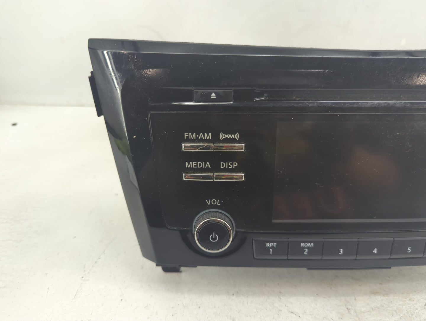 2015-2016 Nissan Rogue Radio AM FM Cd Player Receiver Replacement P/N:28185 9TB0A Fits Fits 2015 2016 OEM Used Auto Parts - 