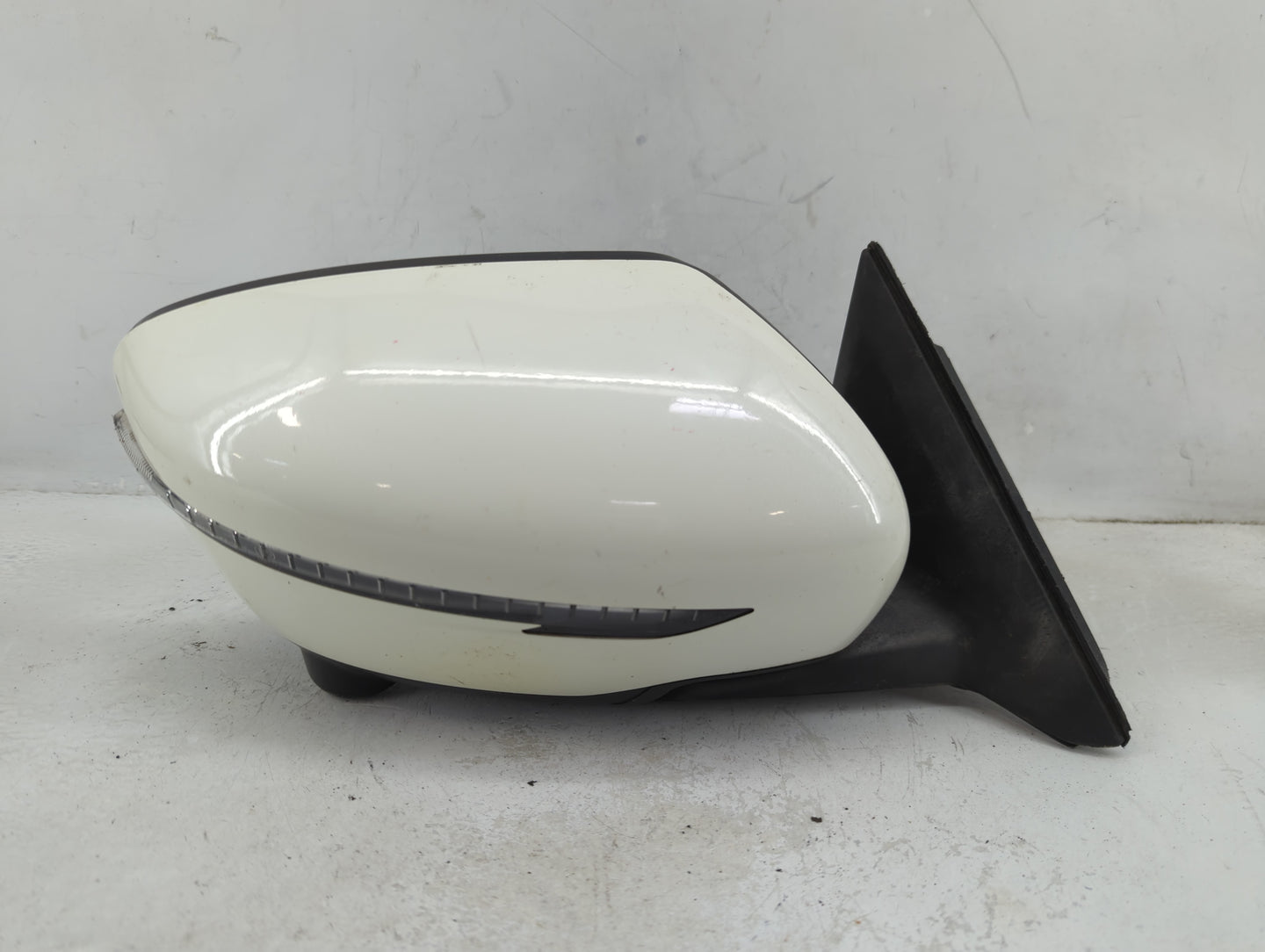 2014-2016 Nissan Rogue Passenger Side View Mirror - Right Door Mirror OEM Used - Oemusedautoparts1.com