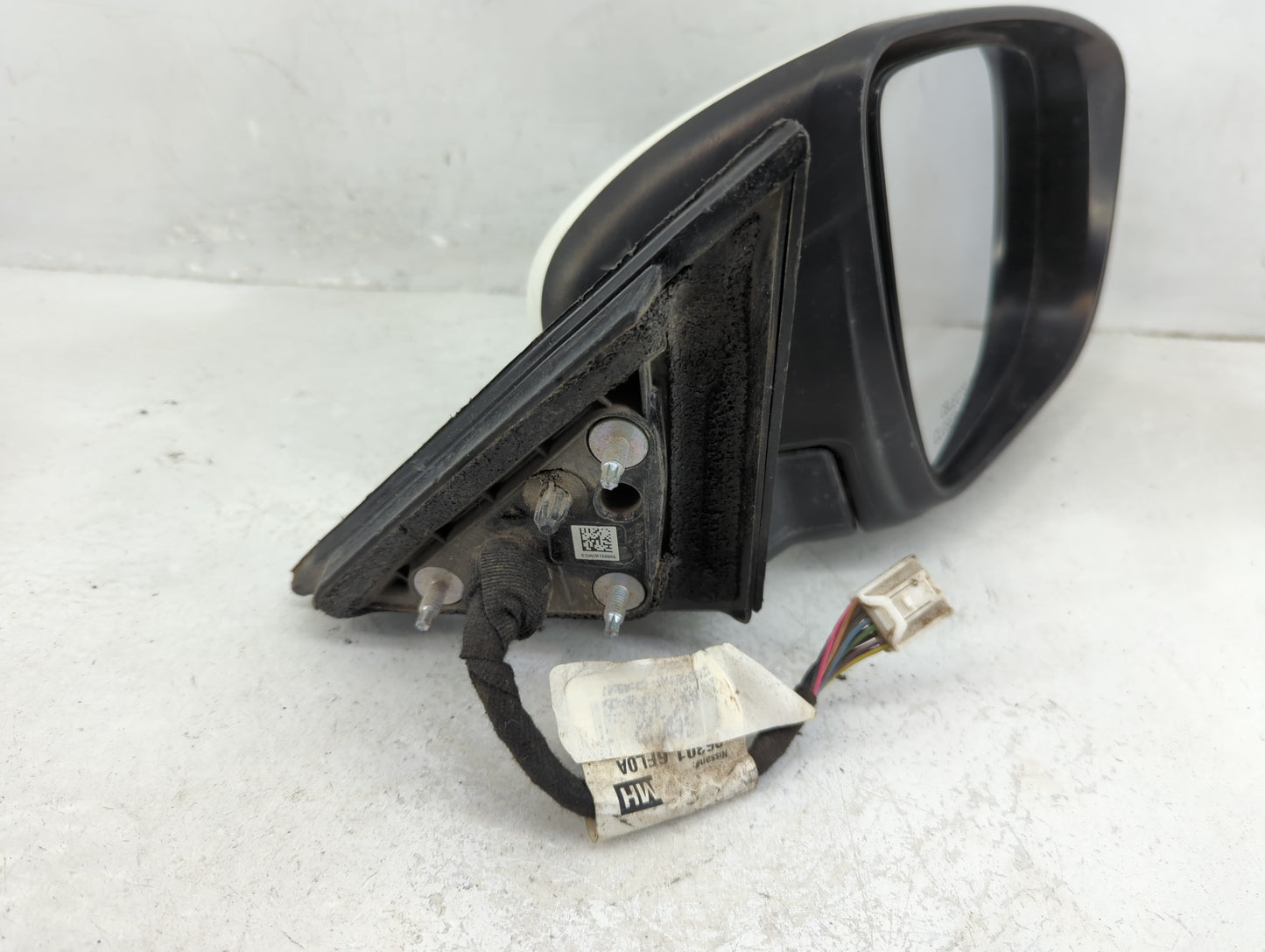2014-2016 Nissan Rogue Passenger Side View Mirror - Right Door Mirror OEM Used - Oemusedautoparts1.com