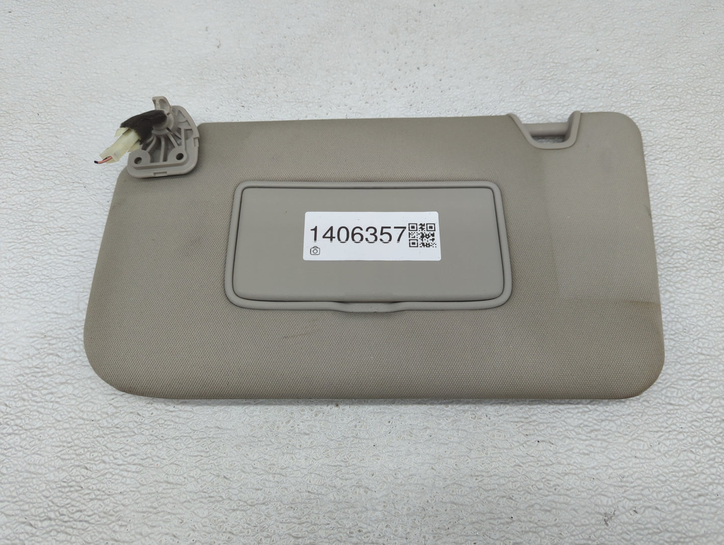 2014-2017 Nissan Rogue Sun Visor Shade Replacement Driver Left Mirror Fits Fits 2014 2015 2016 2017 OEM Used Auto Parts - Oe
