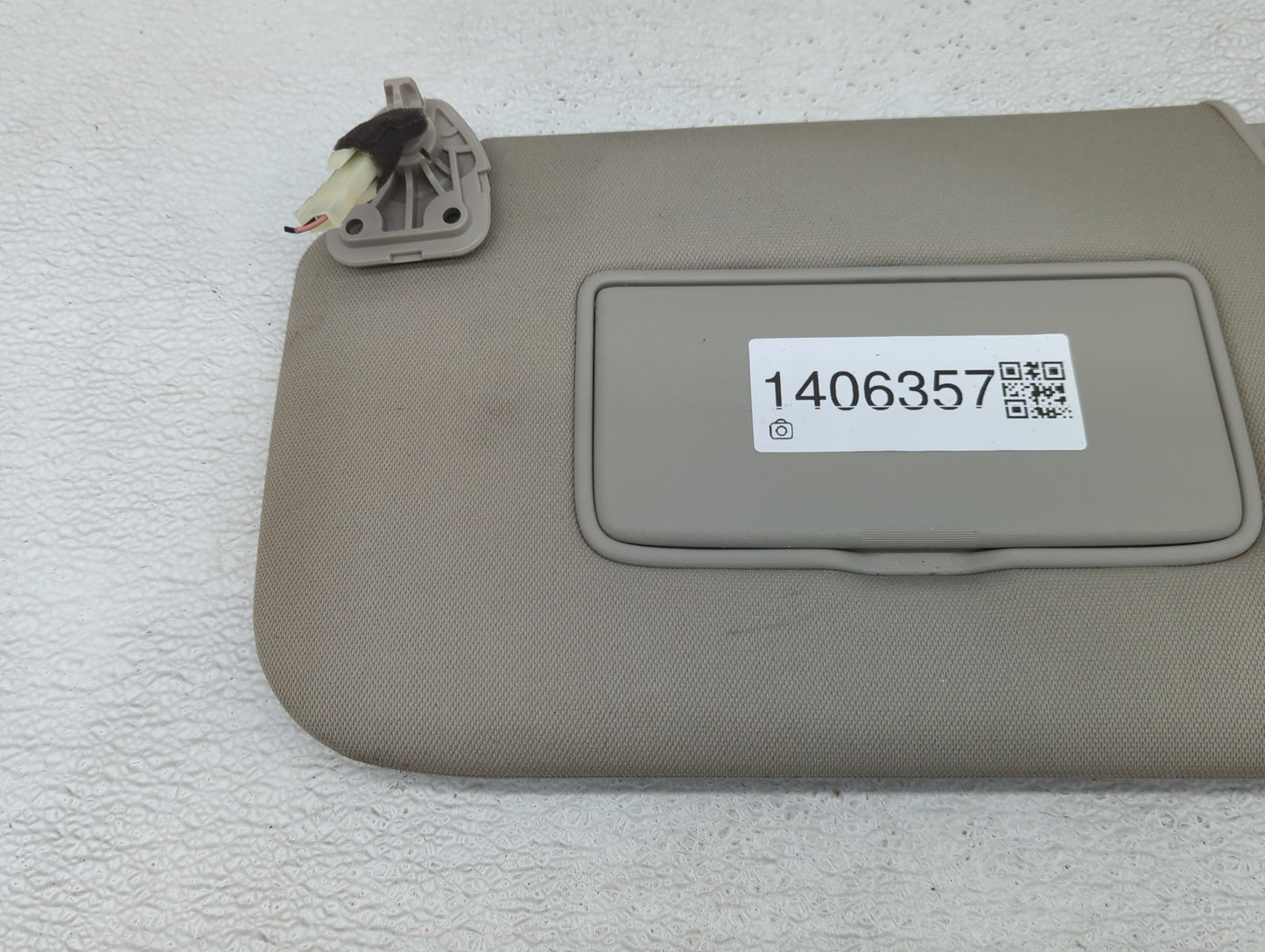 2014-2017 Nissan Rogue Sun Visor Shade Replacement Driver Left Mirror Fits Fits 2014 2015 2016 2017 OEM Used Auto Parts - Oe