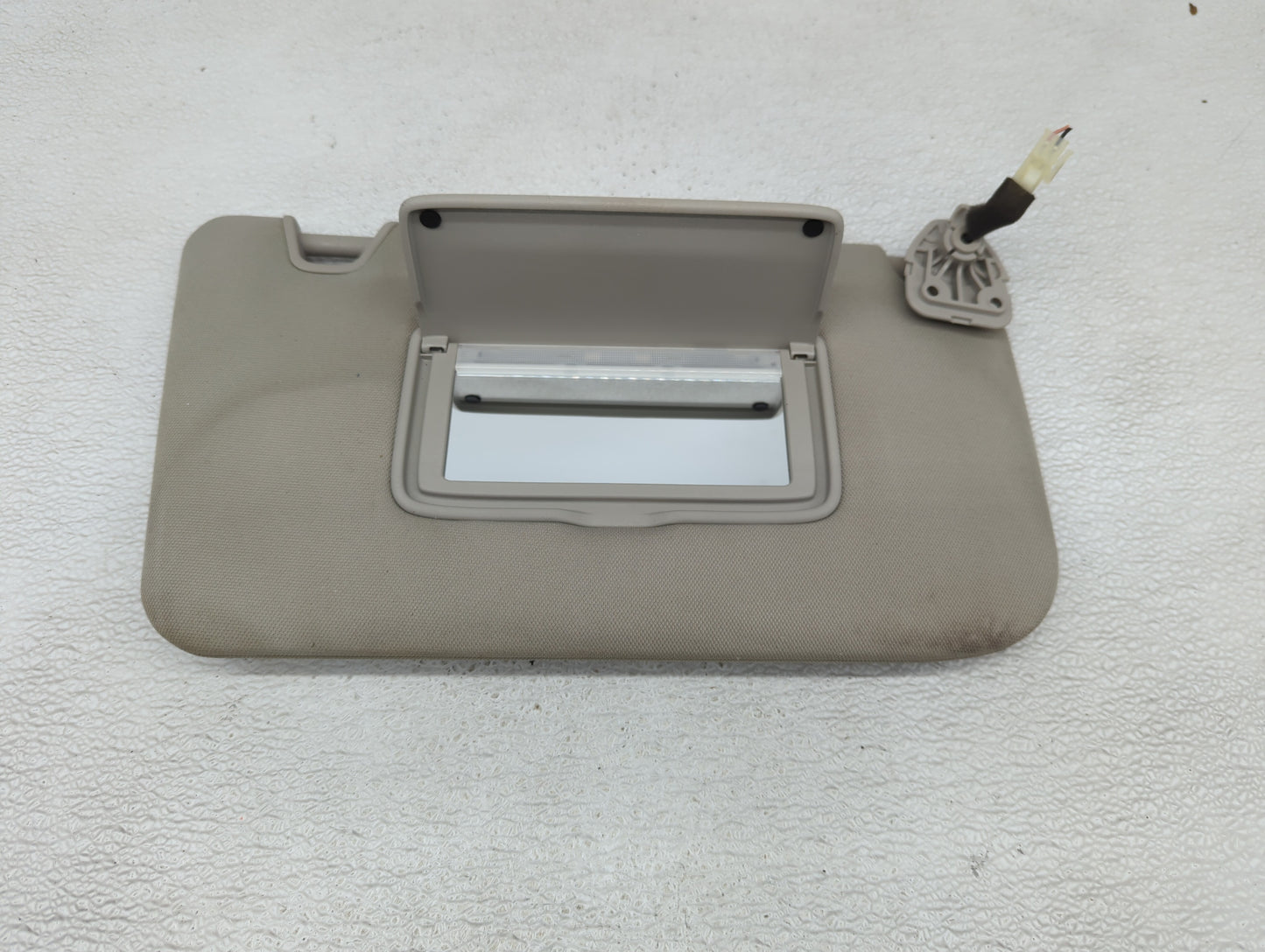 2014-2017 Nissan Rogue Sun Visor Shade Replacement Passenger Right Mirror Fits Fits 2014 2015 2016 2017 OEM Used Auto Parts 