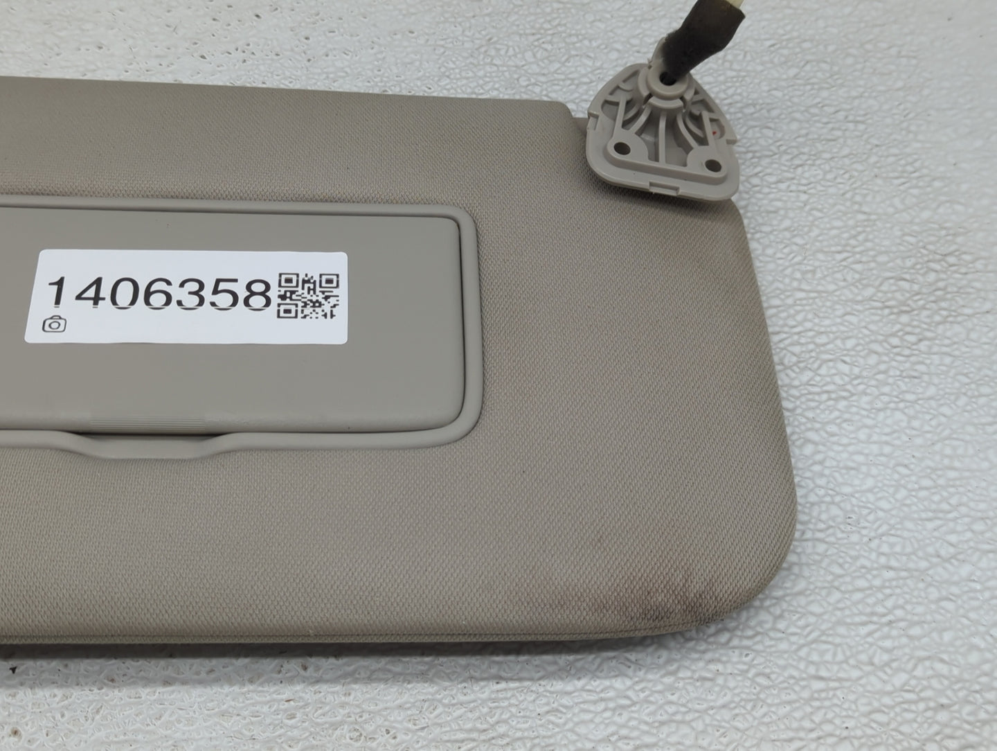 2014-2017 Nissan Rogue Sun Visor Shade Replacement Passenger Right Mirror Fits Fits 2014 2015 2016 2017 OEM Used Auto Parts 
