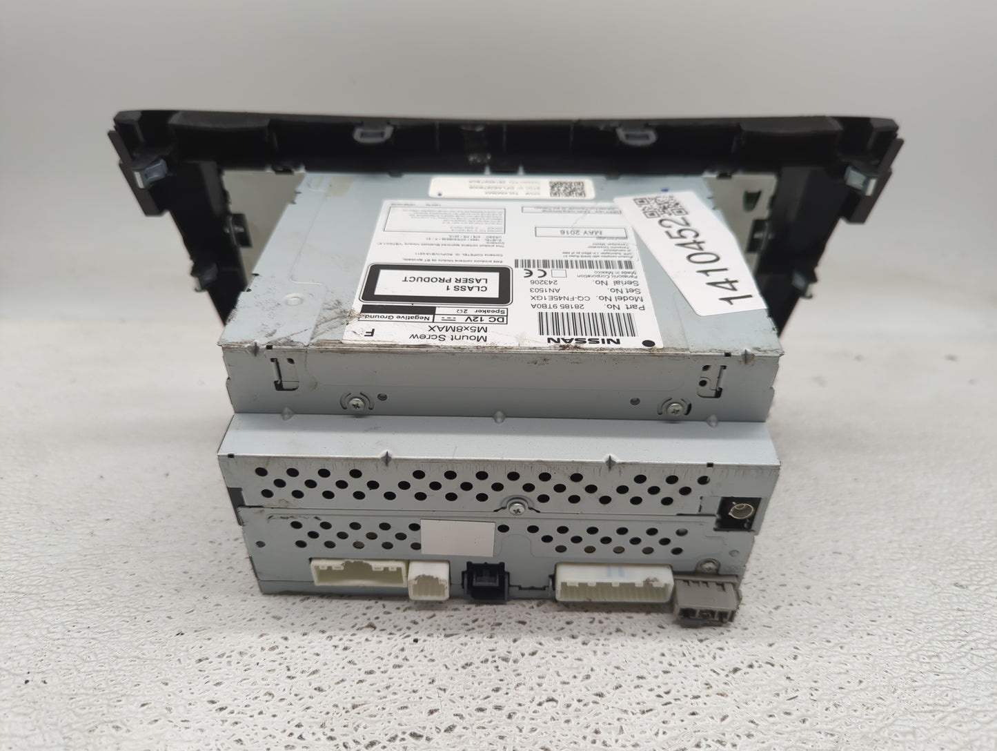 2015-2016 Nissan Rogue Radio AM FM Cd Player Receiver Replacement P/N:28185 9TB0A Fits Fits 2015 2016 OEM Used Auto Parts - 