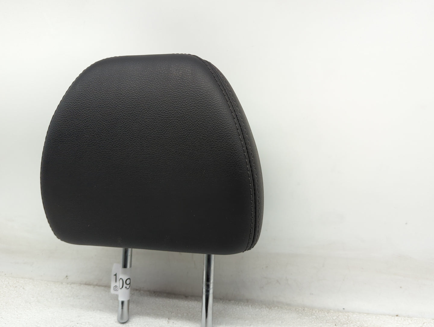 2016 Nissan Rogue Headrest Head Rest Rear Seat Fits OEM Used Auto Parts - Oemusedautoparts1.com
