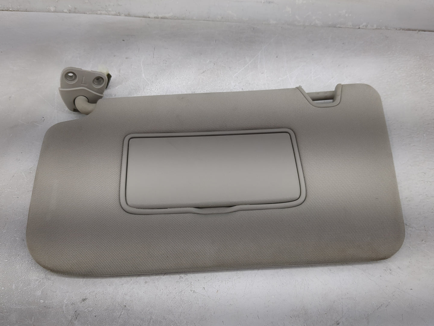 2014-2017 Nissan Rogue Sun Visor Shade Replacement Driver Left Mirror Fits Fits 2014 2015 2016 2017 OEM Used Auto Parts - Oe