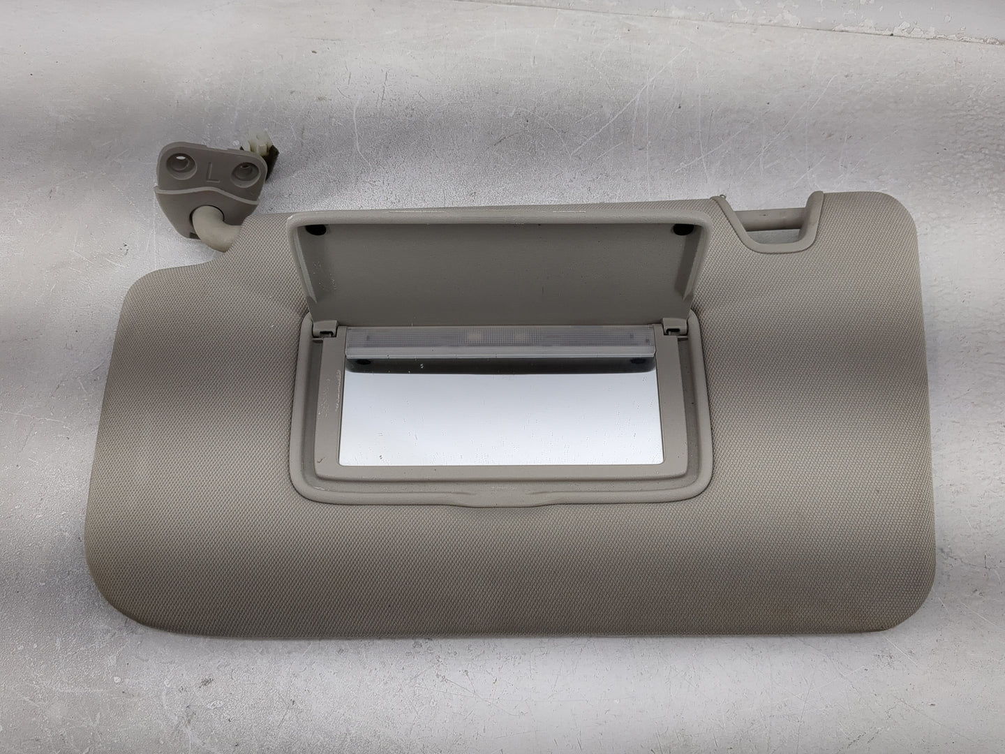 2014-2017 Nissan Rogue Sun Visor Shade Replacement Driver Left Mirror Fits Fits 2014 2015 2016 2017 OEM Used Auto Parts - Oe