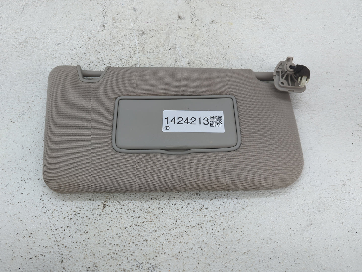 2014-2017 Nissan Rogue Sun Visor Shade Replacement Passenger Right Mirror Fits Fits 2014 2015 2016 2017 OEM Used Auto Parts 